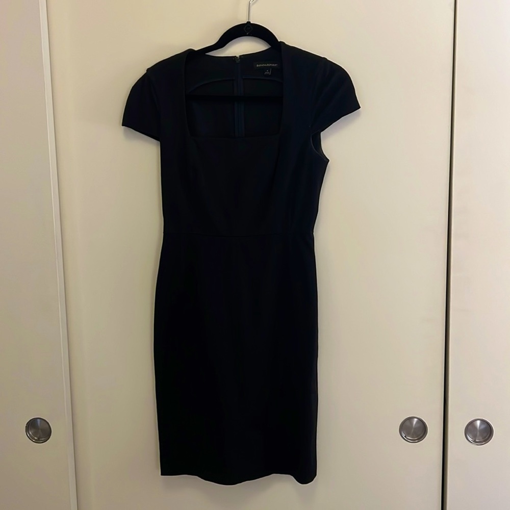 Small womens professional dress, size 4, Banana Republic